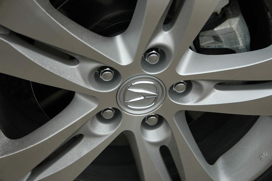 Колеса Acura TSX V6 2010 года  (фото 83 из 87)